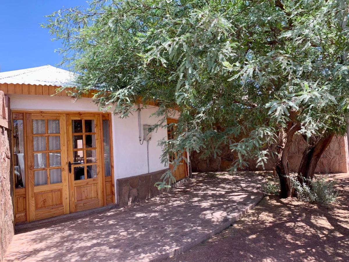 Tiunur Lodge Solor Exterior foto